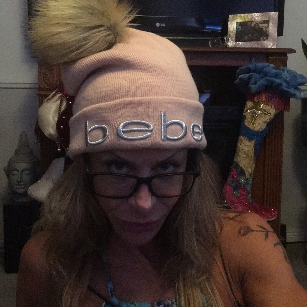 Bebe knit hat - Picture 4 of 4